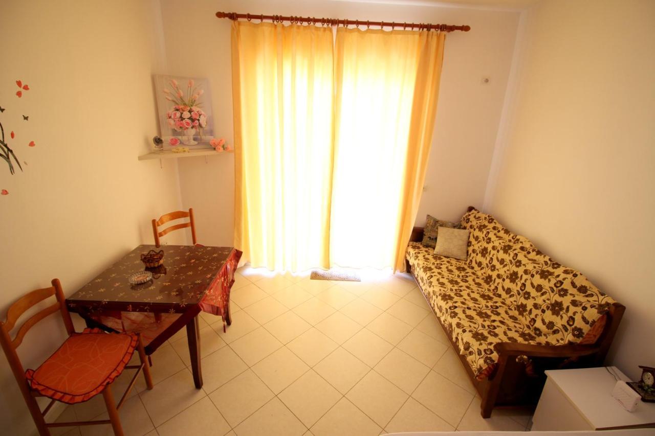 Mona'S Apartments 1 Sarande Exterior photo